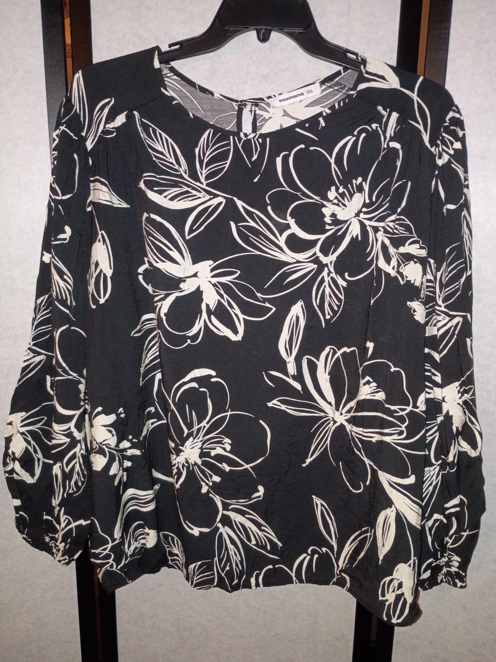 Woolworths Black & White Floral Long Sleeve Women's Top